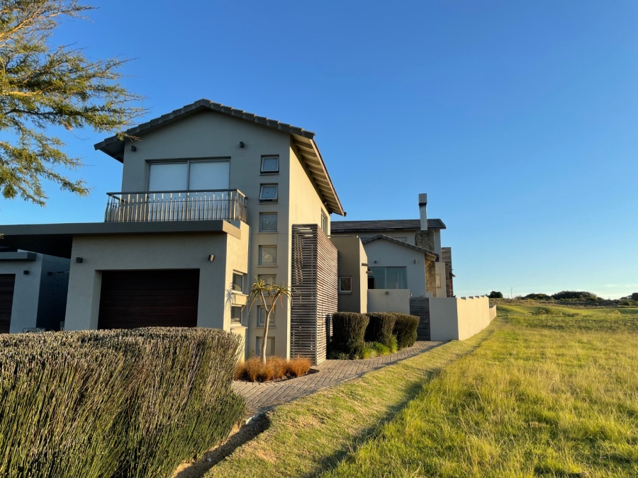 5 Bedroom Property for Sale in Oubaai Western Cape